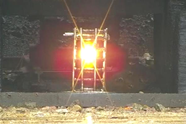 湖南湘潭某地聯動發動機激光銷毀